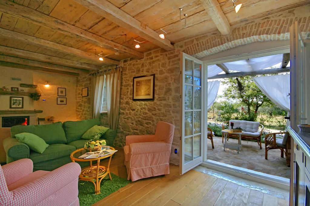 Holiday Home Casa Buscina Materada Rum bild