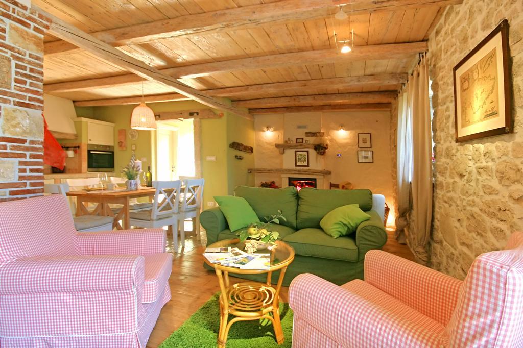 Holiday Home Casa Buscina Materada Rum bild